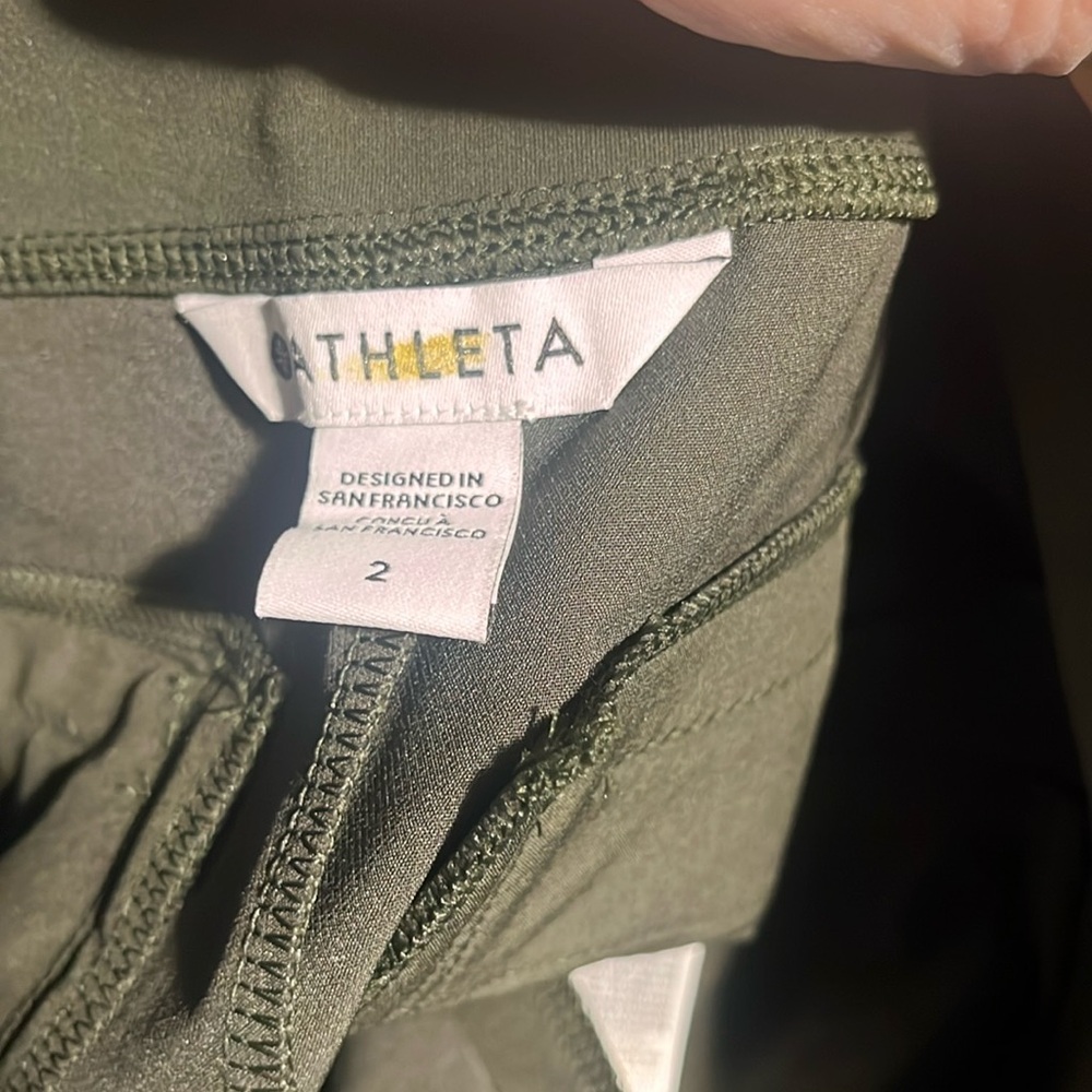 NWT-Athleta Aspen Olive  Endless Pant, Size 2 - Picture 9 of 9
